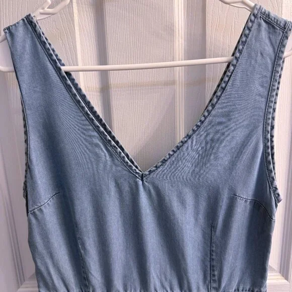 Topshop Denim Mini Skater Dress w/ Pockets – Light Blue – Size 8 – Nordstrom - Picture 3 of 6